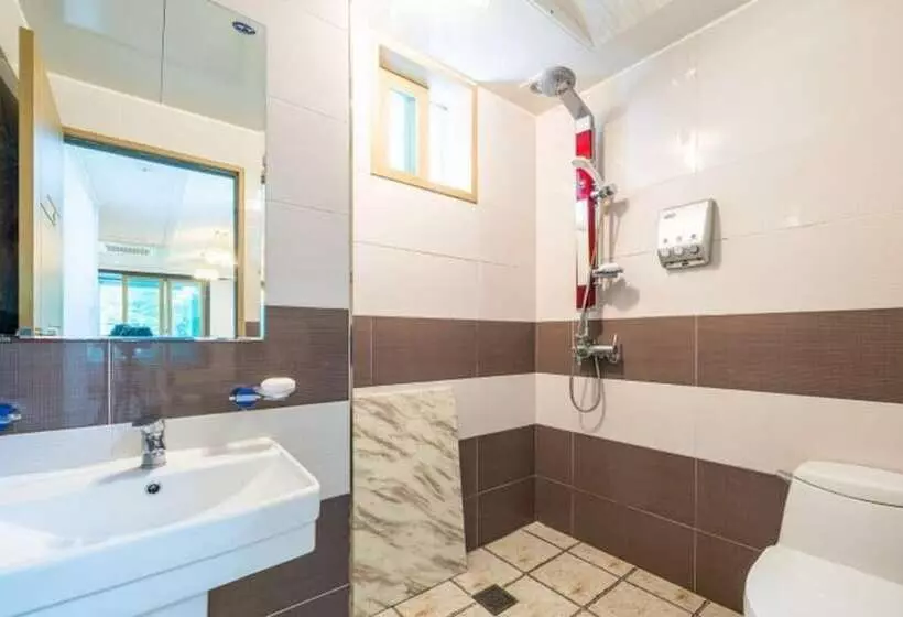 Yeosu Bebeolleh Pension