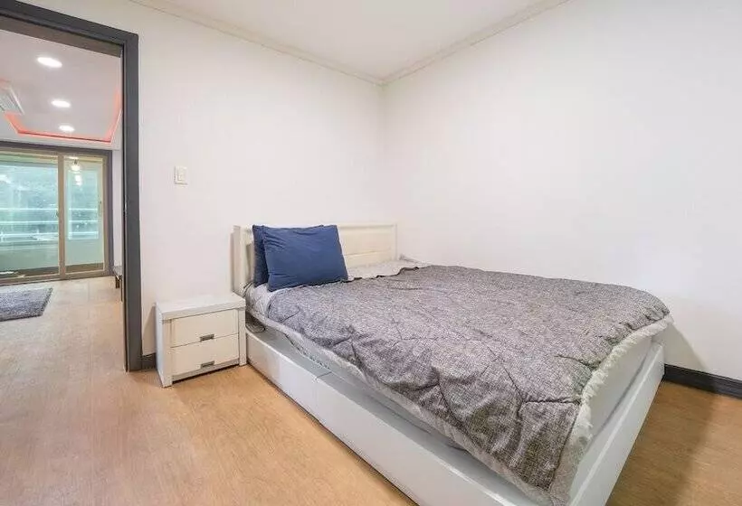 Yeosu Bebeolleh Pension