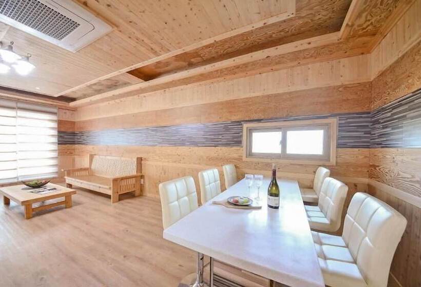 Yeosu Sea And Starnight Pension