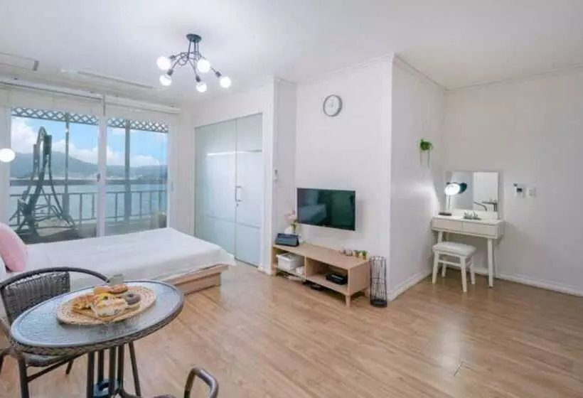 Geoje Badageurigo Pension