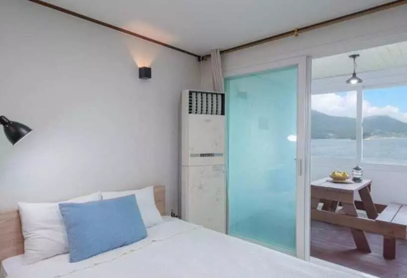 Geoje Badageurigo Pension