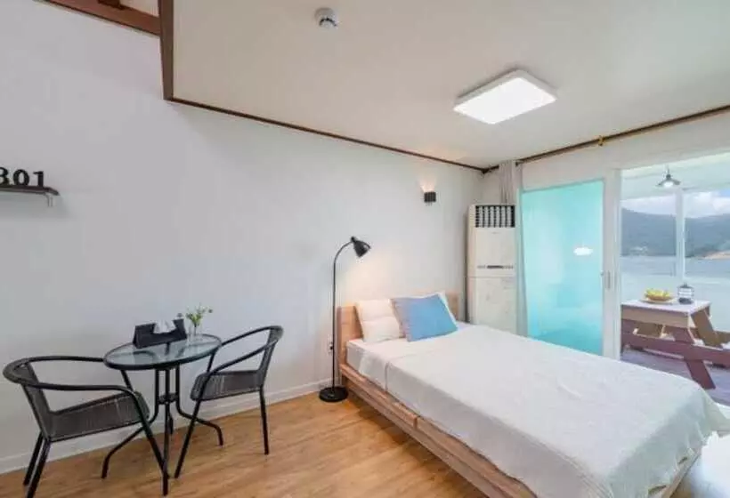 Geoje Badageurigo Pension