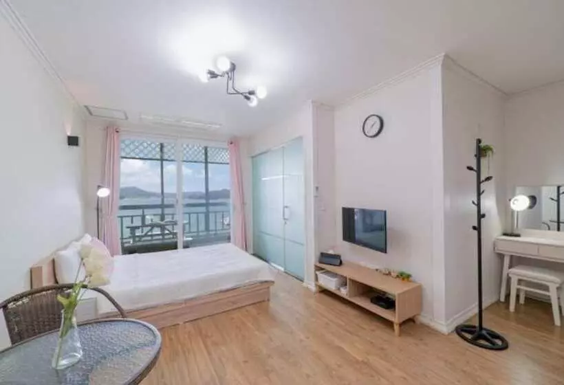 Geoje Badageurigo Pension