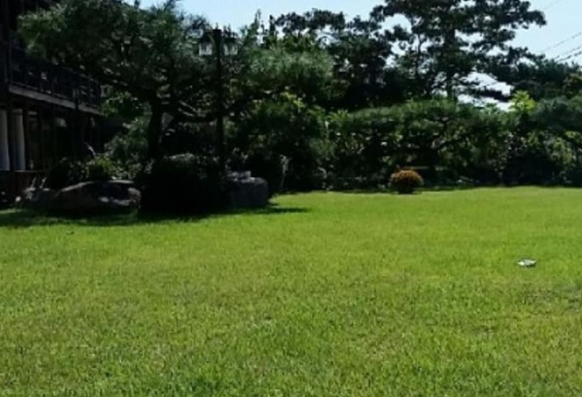 Gyeongju Bonjour Pension