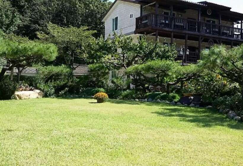 Gyeongju Bonjour Pension