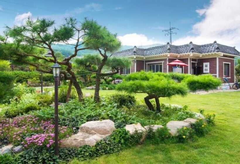 Gyeongju Bonjour Pension