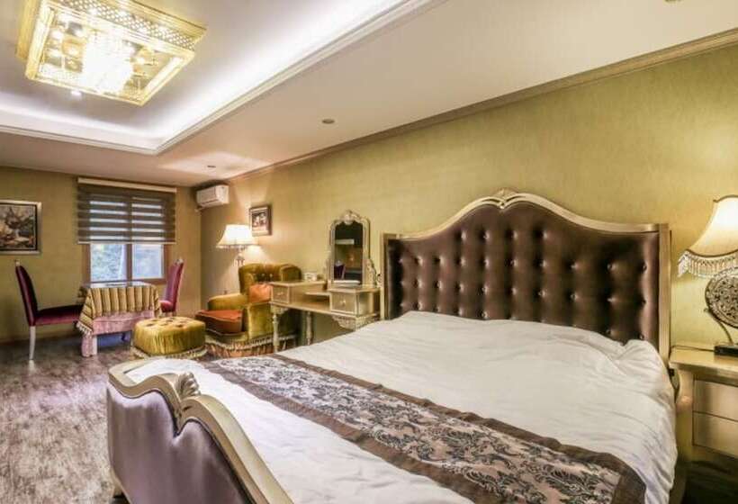 Gangneung Pine Hill Pension