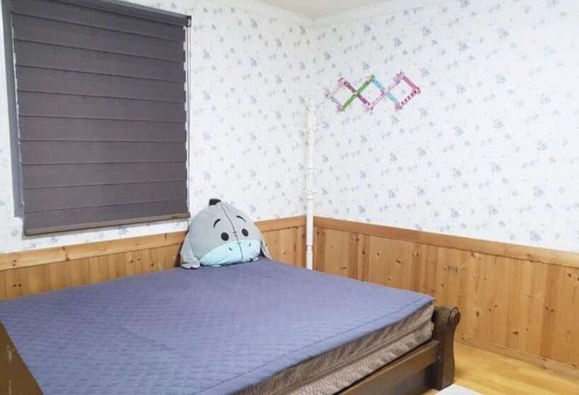 Gapyeong Supeuro Ganeungil Pension