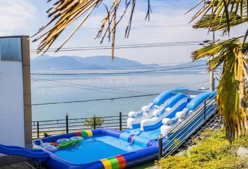 Geoje Rockspa Pension