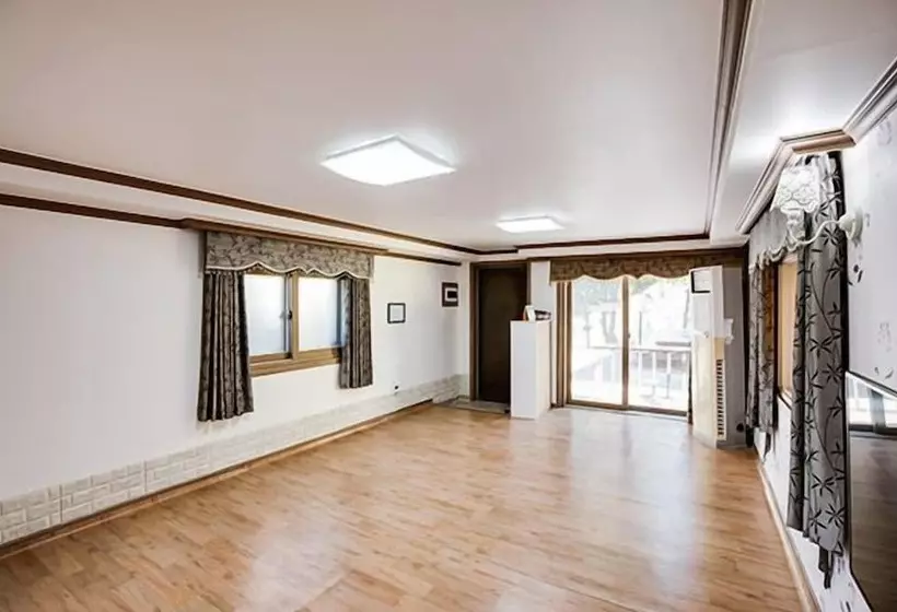 Geoje Rojas Condo Pension