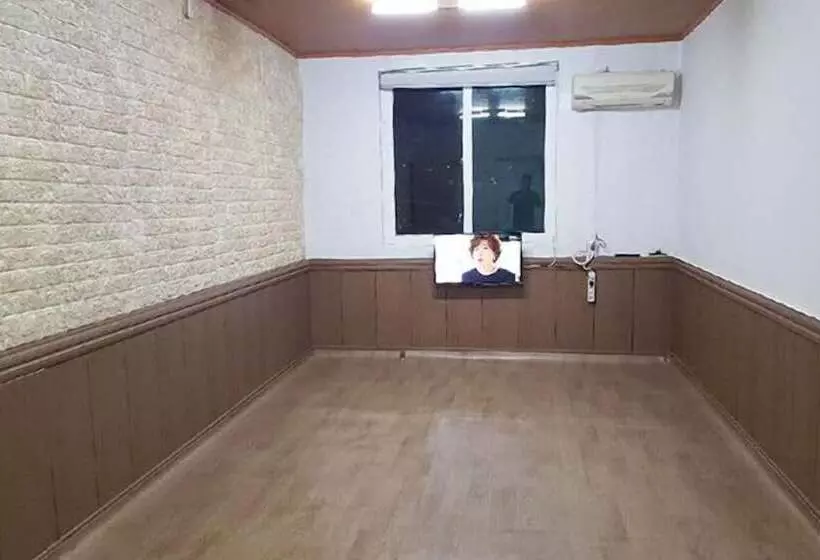 Geoje Rojas Condo Pension