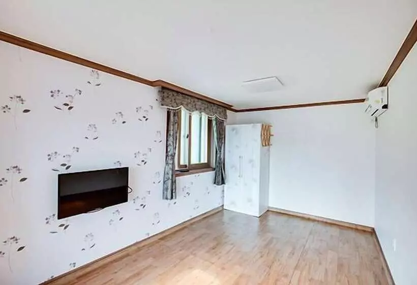 Geoje Rojas Condo Pension