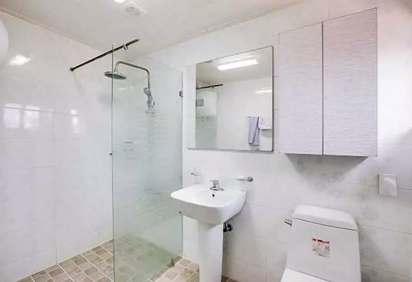 Geoje Rojas Condo Pension