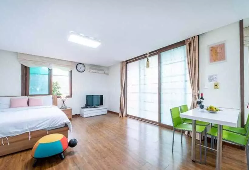 Geoje Rojas Condo Pension