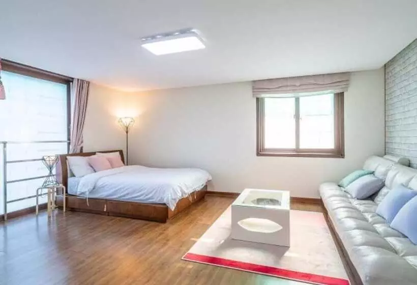 Geoje Rojas Condo Pension