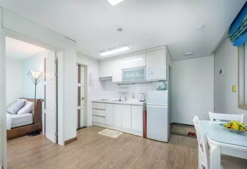 Geoje Rojas Condo Pension