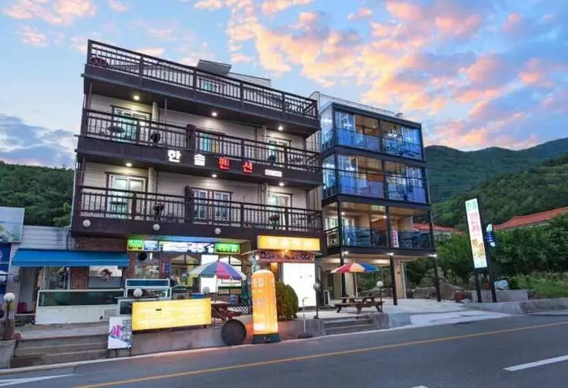 Geojedo Hansol Pension