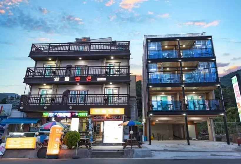 Geojedo Hansol Pension