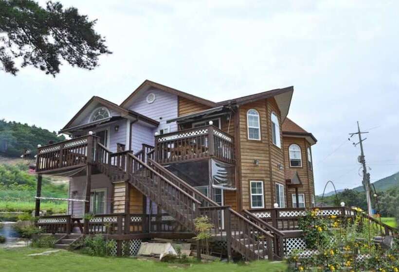 Gyeongju Tenderness Pension