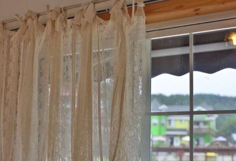 Gyeongju Tenderness Pension