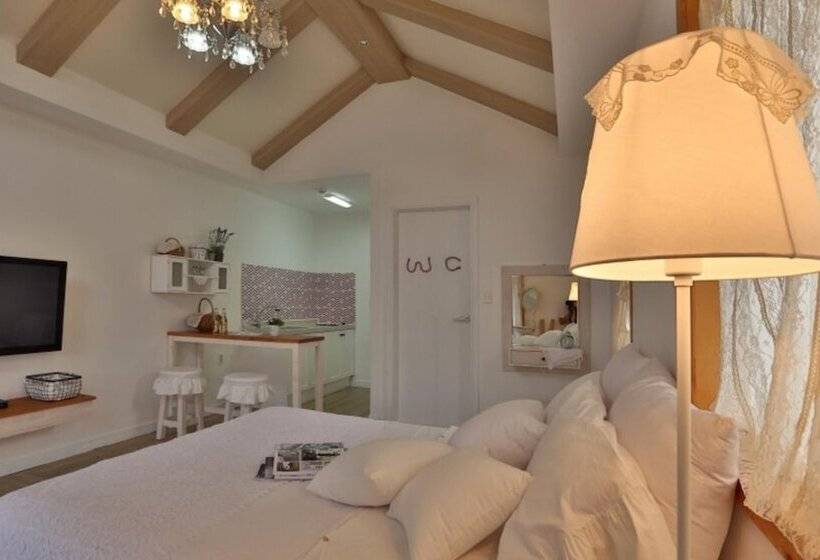 Gyeongju Tenderness Pension