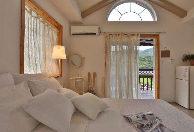 Gyeongju Tenderness Pension