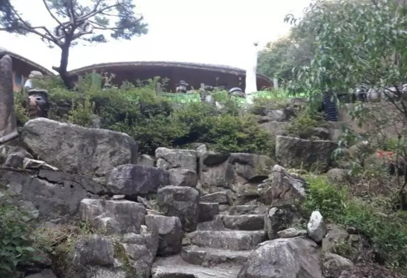 Hoengseong Haetbitdungji Pension