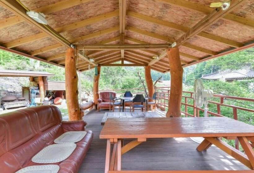 Hoengseong Haetbitdungji Pension