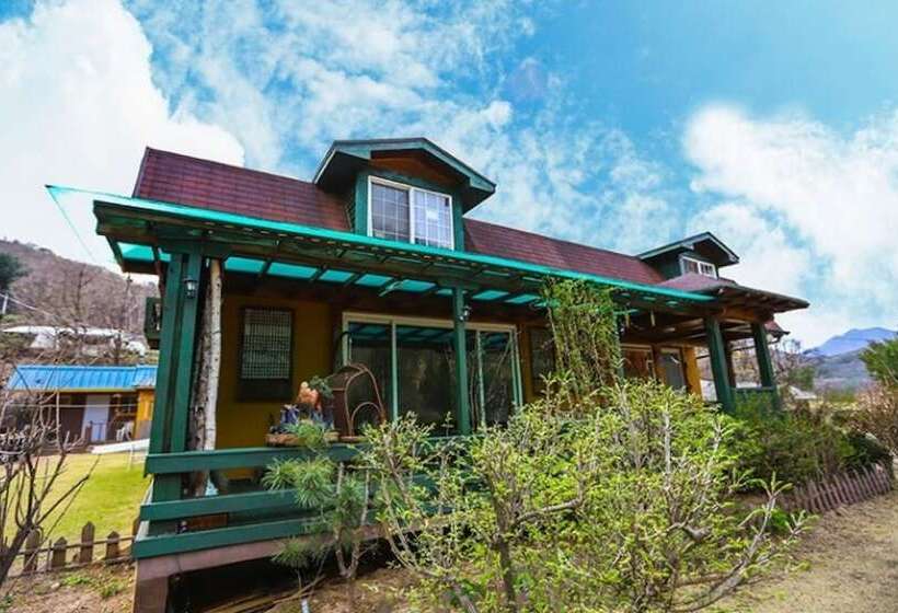 Hoengseong Sigollageune Pension