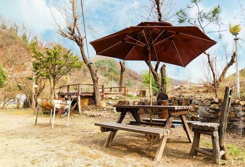 Hoengseong Sigollageune Pension