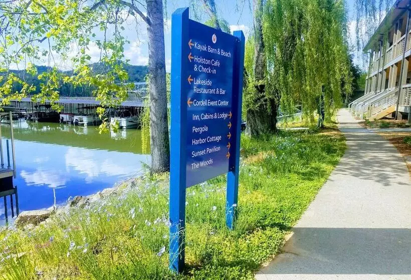 Hotelli Wildwood Resort & Marina