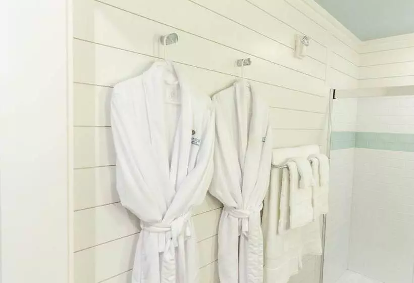 Hotelli Wildwood Resort & Marina