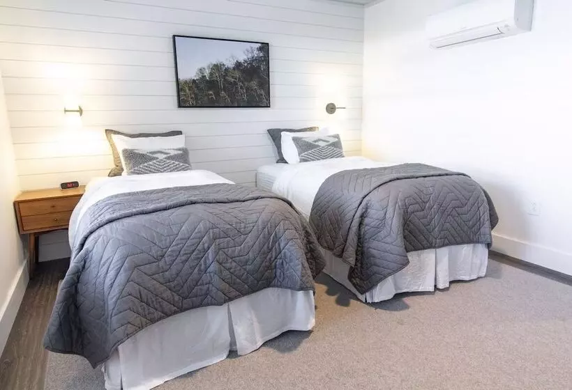 Hotelli Wildwood Resort & Marina