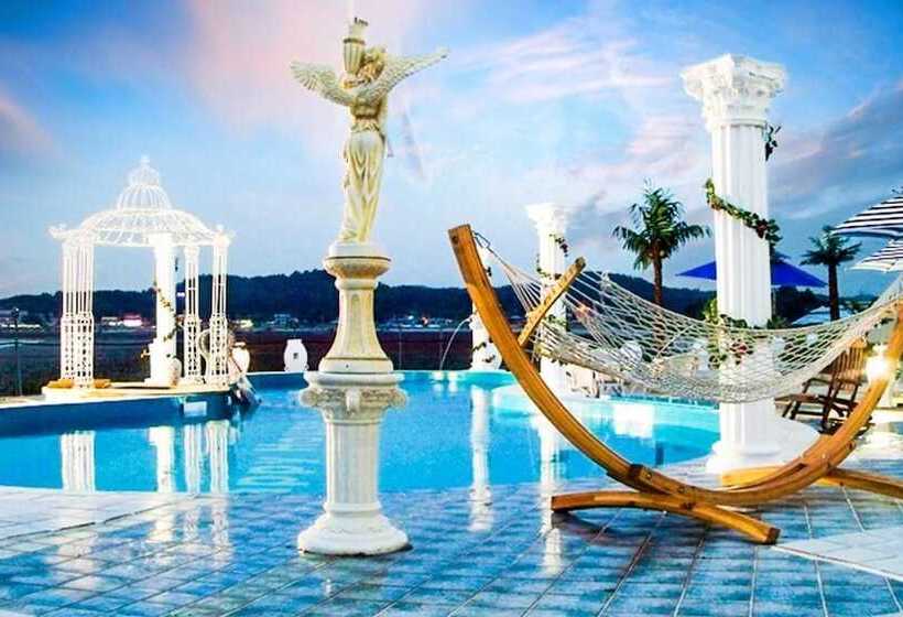 Hwaseong Santorini Pension 8