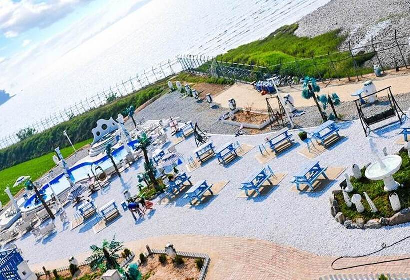 Hwaseong Santorini Pension 8