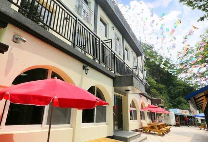 Jecheon Nine Valley Pension