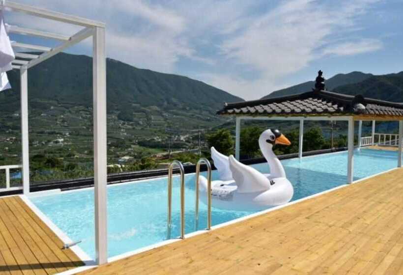 Miryang Eoleumgol Hanok Pension