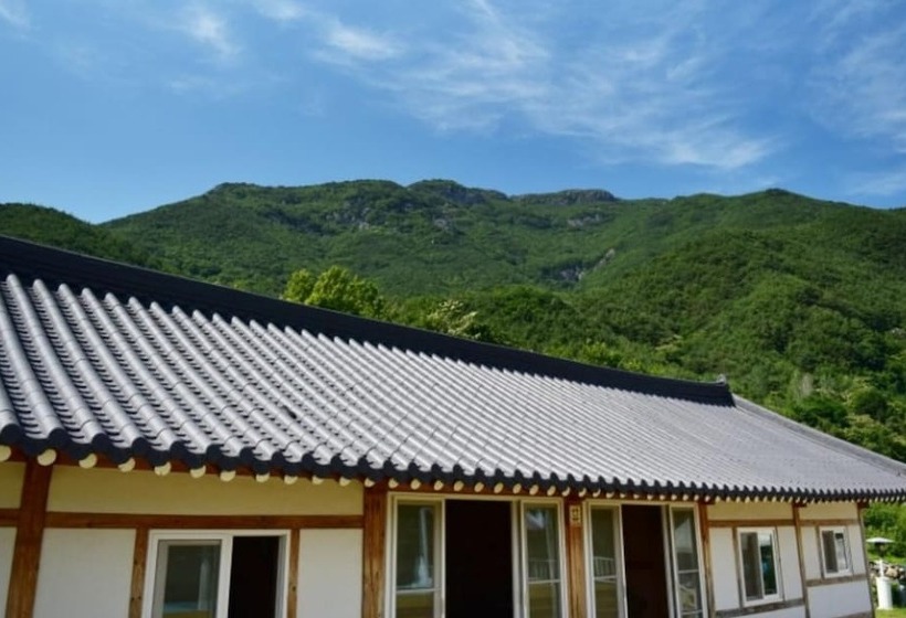 Miryang Eoleumgol Hanok Pension
