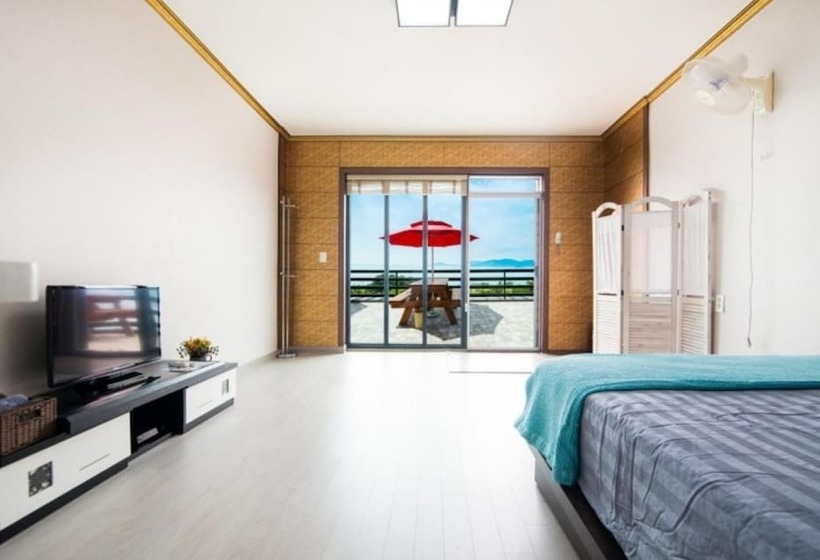 Namhae Skyblue Sea Pension