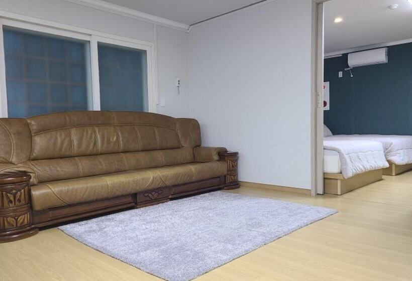 Namhae Skyblue Sea Pension