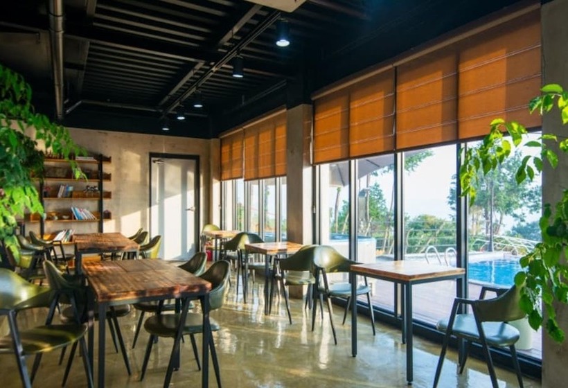 Namhae Skyblue Sea Pension