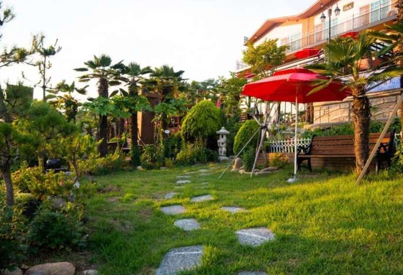 Namhae Skyblue Sea Pension