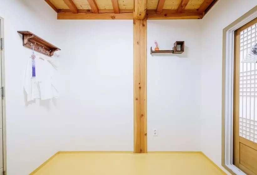 ペンション Daegu Seomun Hanok Guesthouse