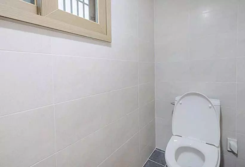 ペンション Daegu Seomun Hanok Guesthouse