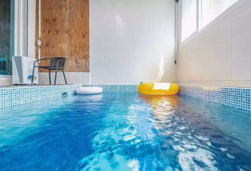 ペンション Gapyeong Dior Pool Villa