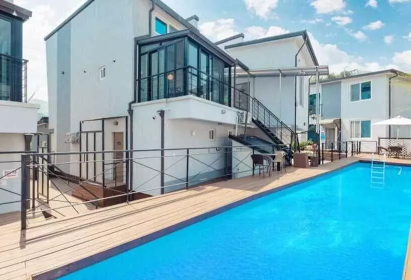 ペンション Gapyeong Dior Pool Villa