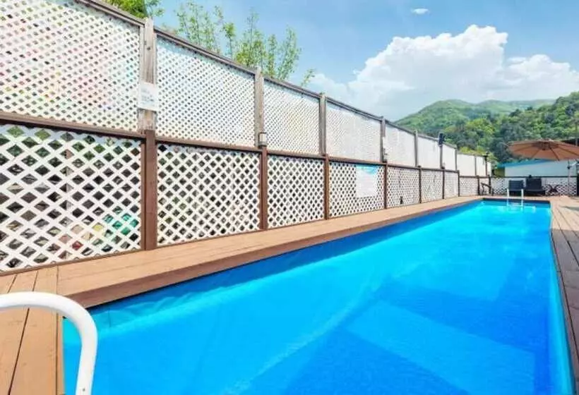 ペンション Gapyeong Dior Pool Villa