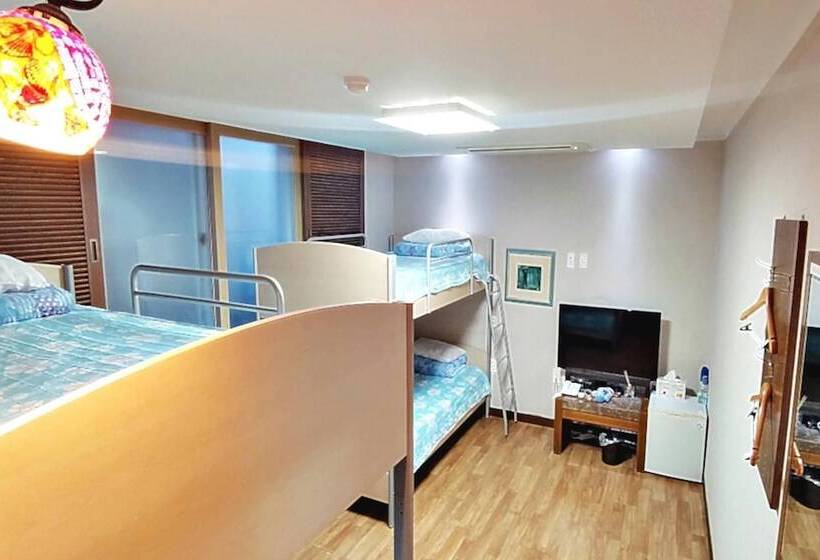 Пансион Jeju Rich Stay