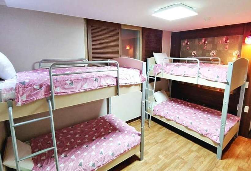 Пансион Jeju Rich Stay