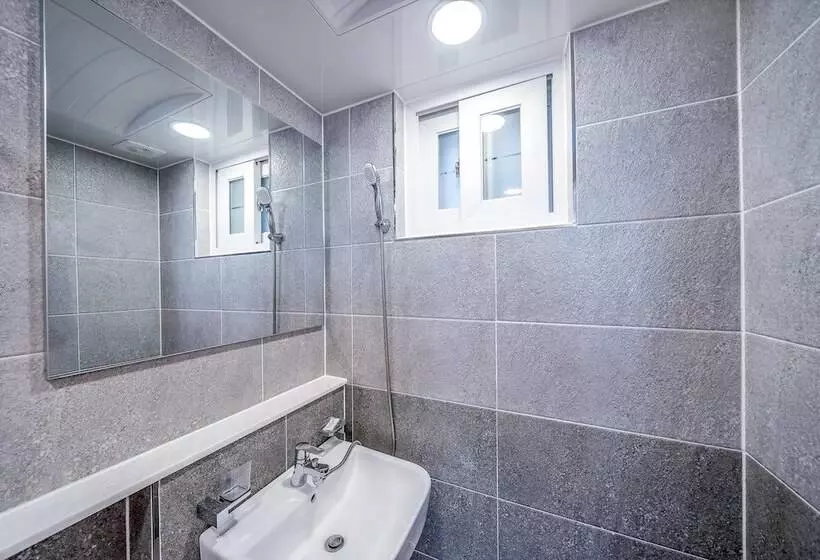 پانسیون Pohang Playbeach Poolvilla